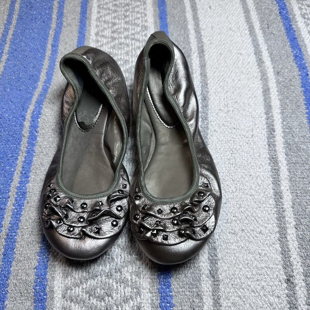Nordstrom Girls Pewter Metallic Slip on Ballet Shoes Size 1‎